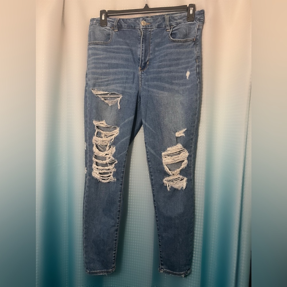 American Eagle “ne(x)t level stretch” distressed skinny jeans. size 14 REGULAR